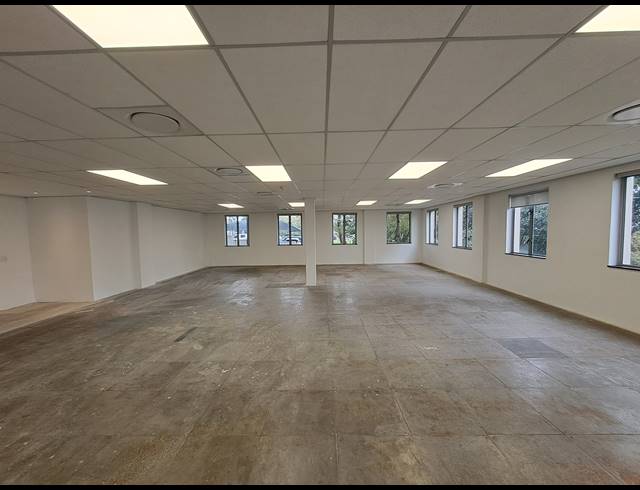 196M² OFFICE TO LET IN SANDHURST